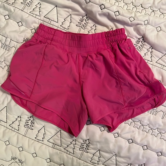 lululemon hotty hots 💕 low rise 4in size 4 - Picture 1 of 5